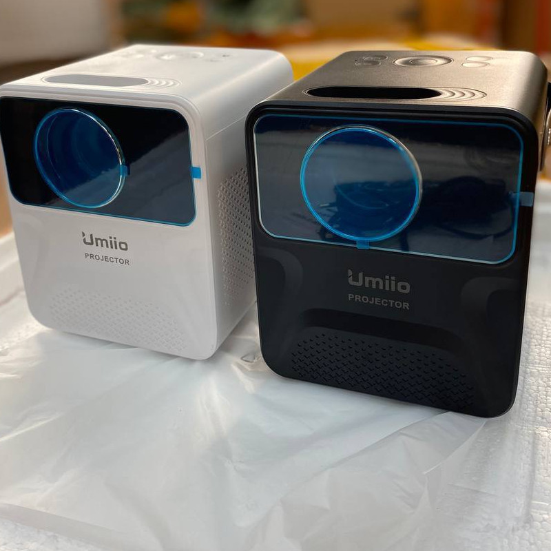 umiio проектор как подключить к компьютеру