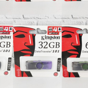 Флеш карта 32GB USB  Kingston